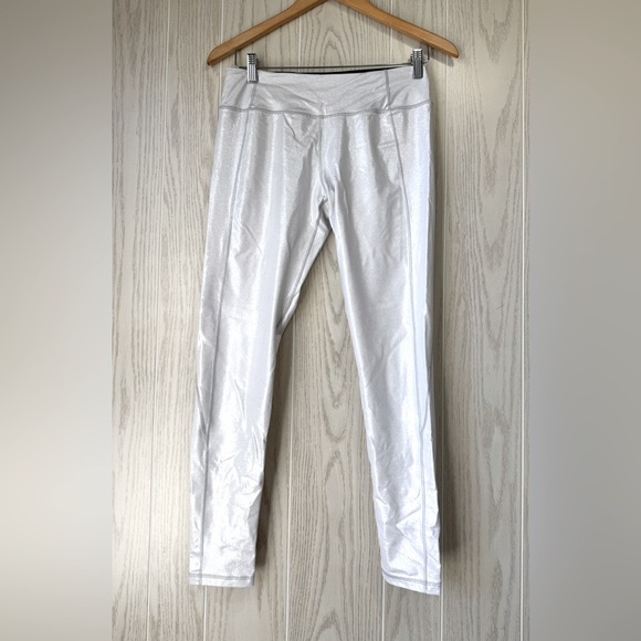 Victoria Secret Sport Knockout Shine Tight - Size M - Picture 1 of 3